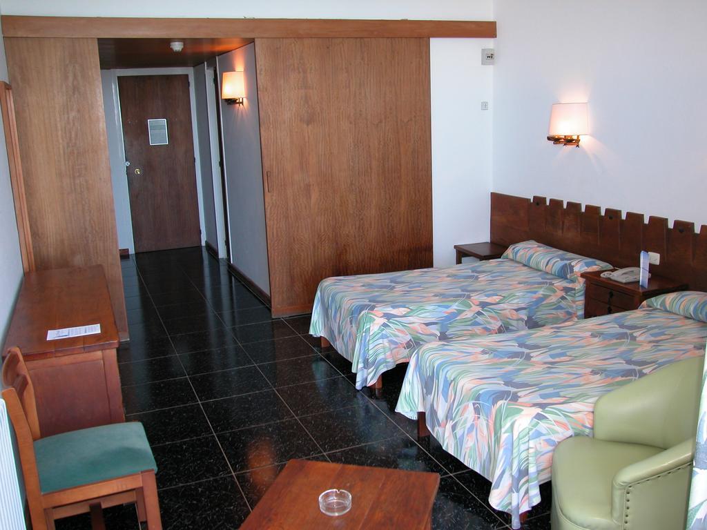 Hotel Arenal Sant Antoni de Portmany Exterior foto