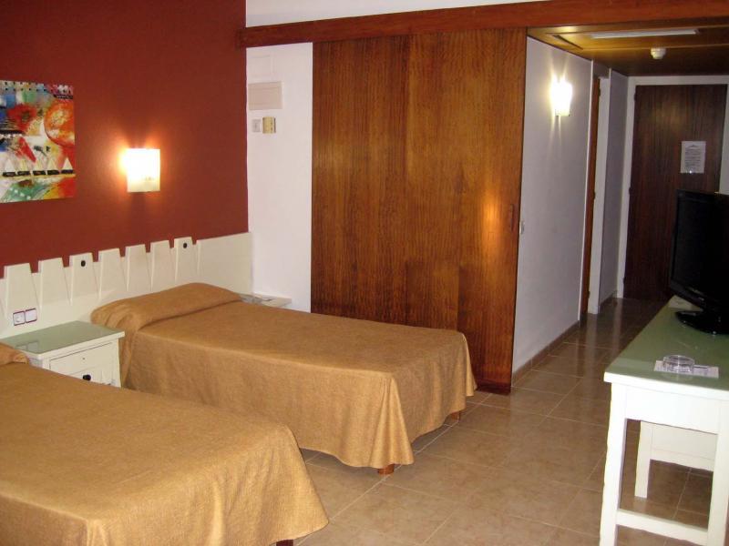 Hotel Arenal Sant Antoni de Portmany Exterior foto